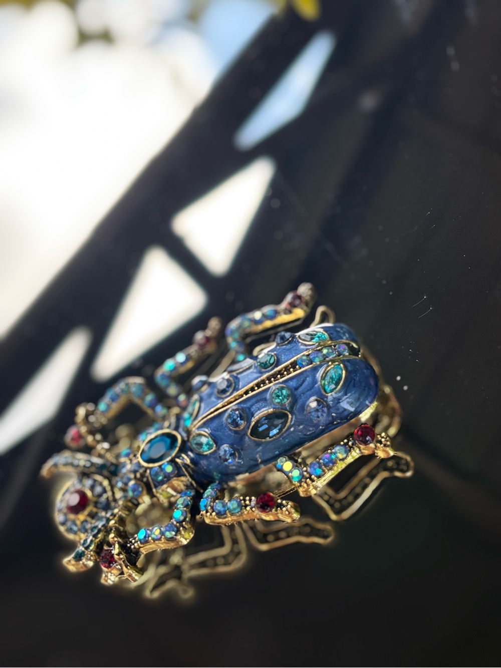 Blue Crystal Beetle Brooch Pin - Picture 4 of 7